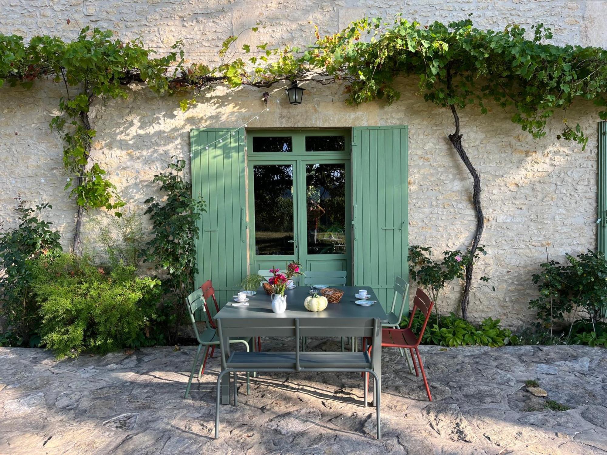 Le Clos Chalmon Chambre D'Hote Монтиньяк Экстерьер фото